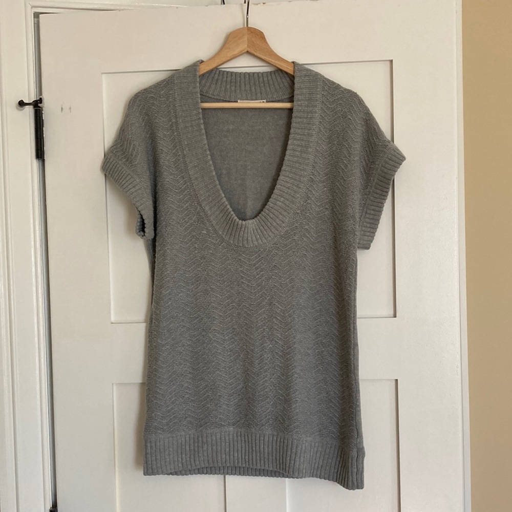 La Made grey sweater vest size large